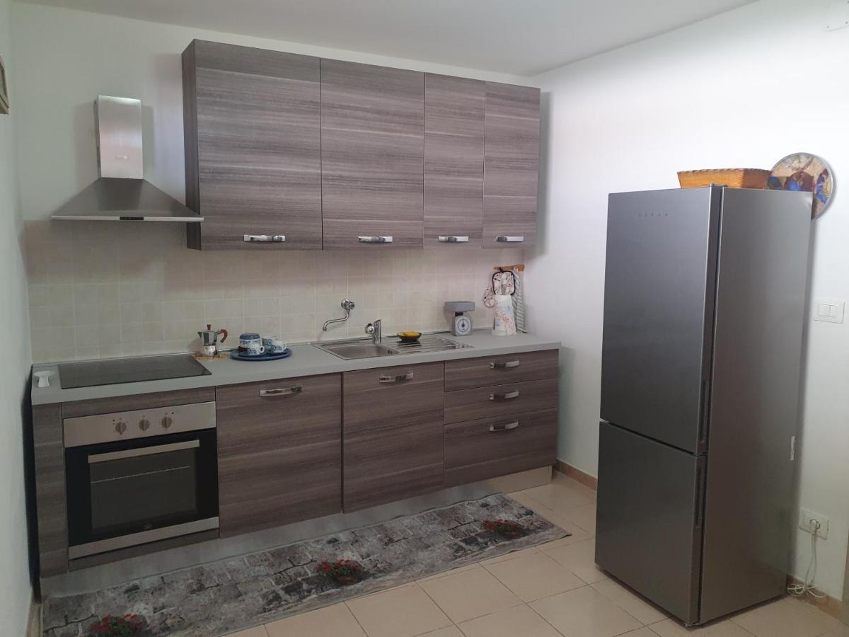 Casa Vacanza Nonna Lina โรโซลีนี ภายนอก รูปภาพ